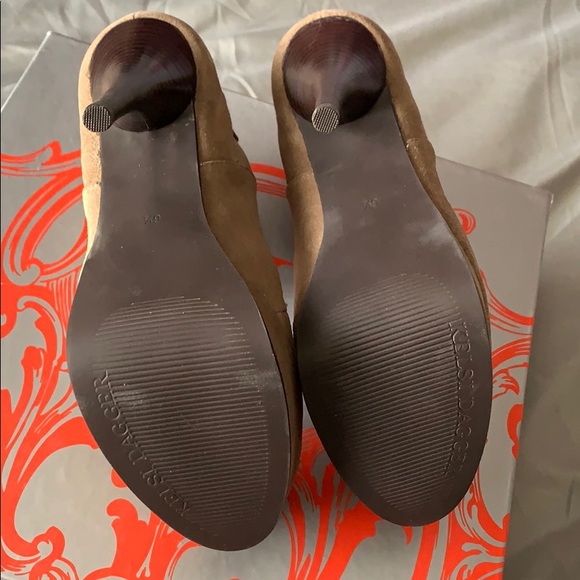 Kelsi Dagger Taupe Suede Platform Heels - Picture 3 of 3